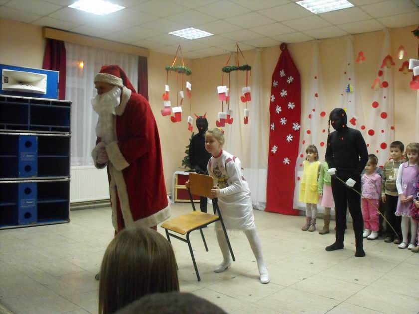 Resize of 2009.12.05. - Mikulas a Nepkorben 010