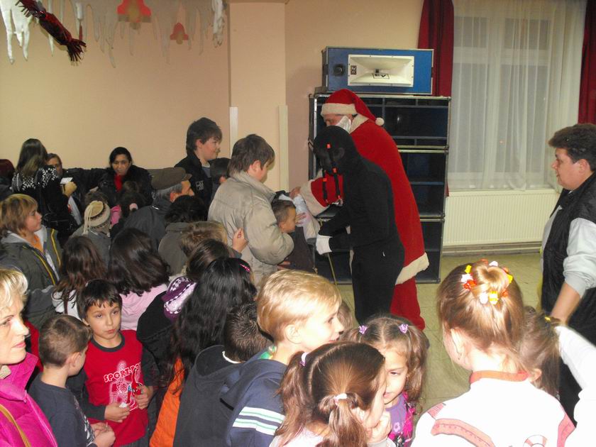 Resize of 2009.12.05. - Mikulas a Nepkorben 012