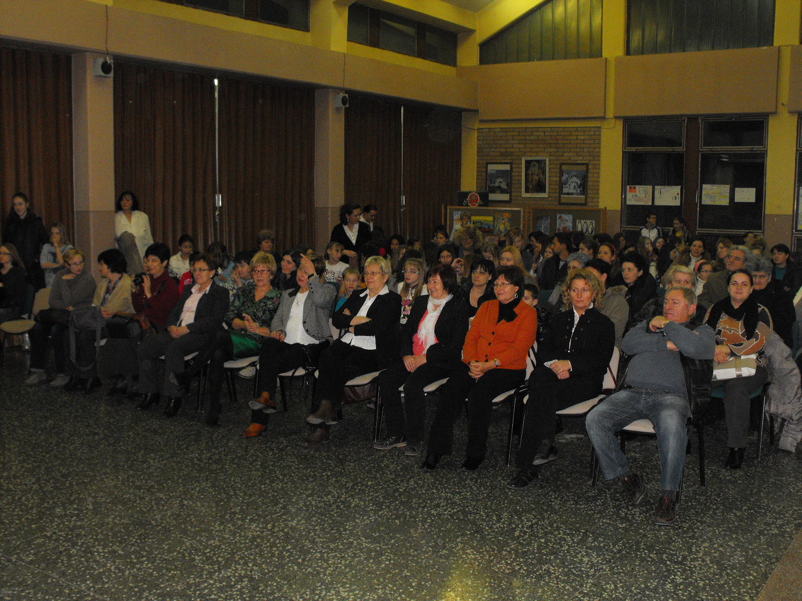2013.12.07. - Bemutatkozó a  kalocsaiak tiszteletére 003